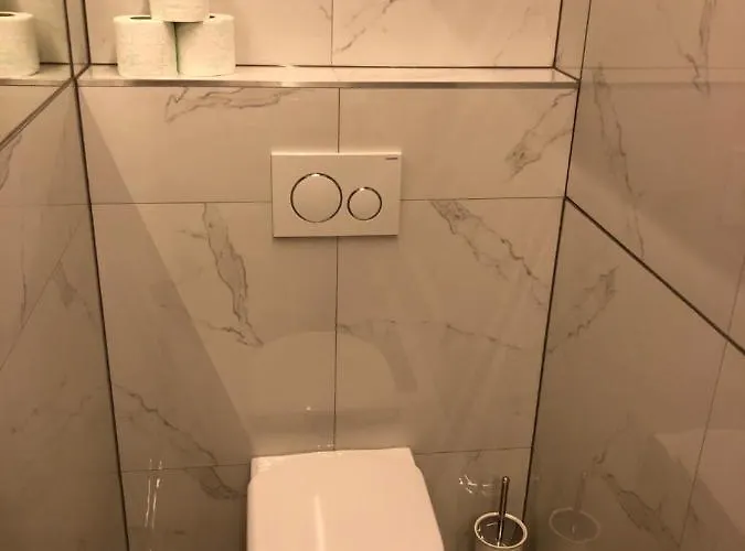 - Maroldova